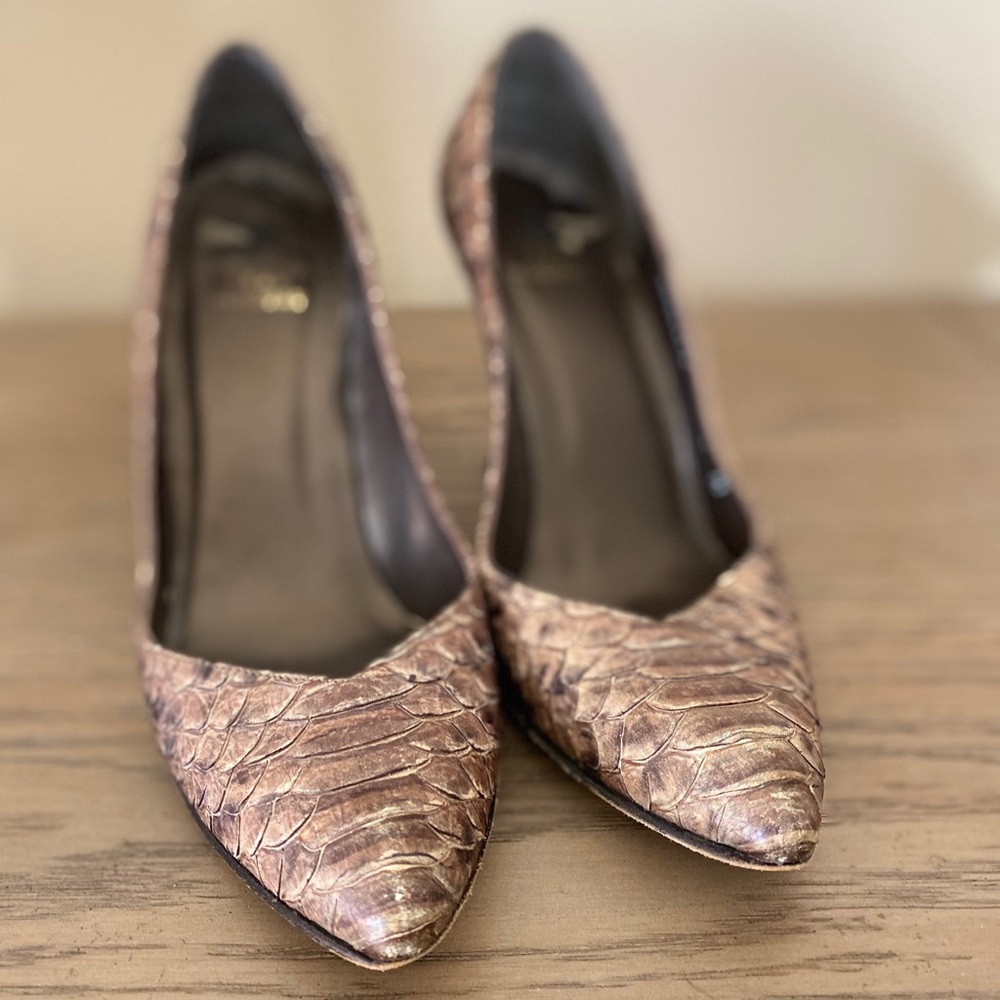 Heels - Picture 2 of 4